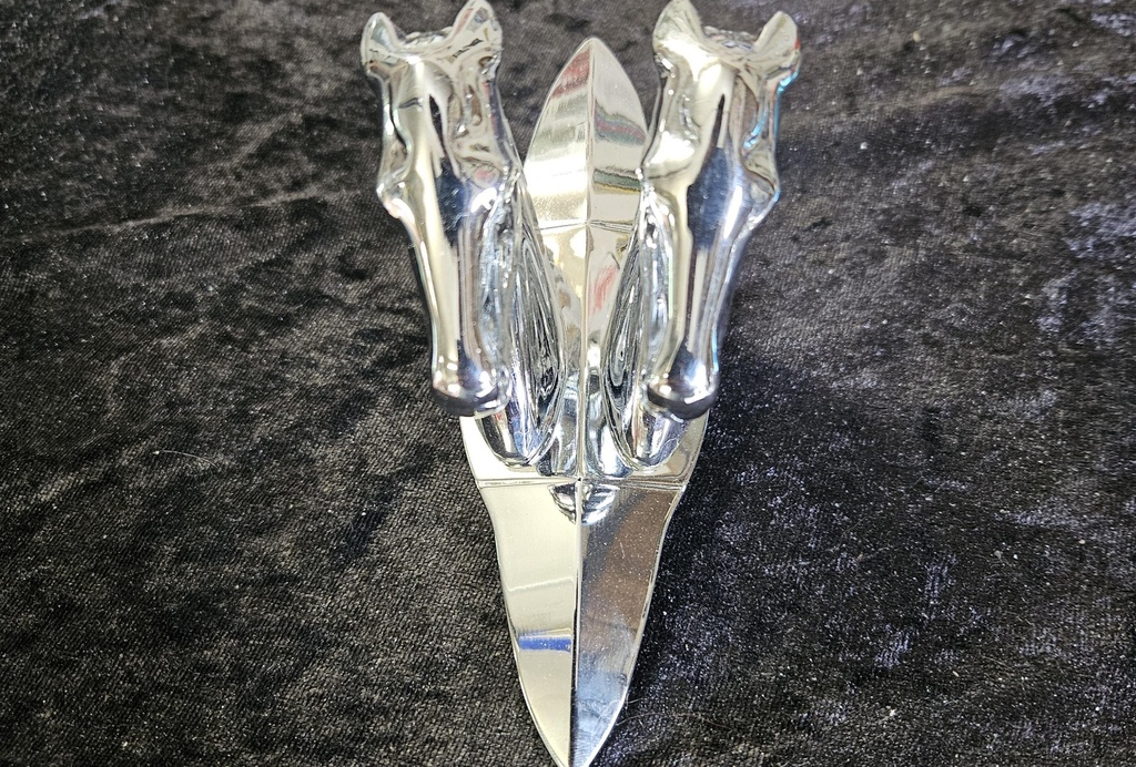 Doppelpferde für die Motorhaube